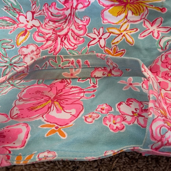 Lilly Pulitzer | The Beach Is Calling Blue Printed Tote Bag - Picture 4 of 5